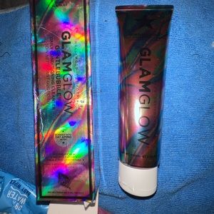 Glam glow facial wash